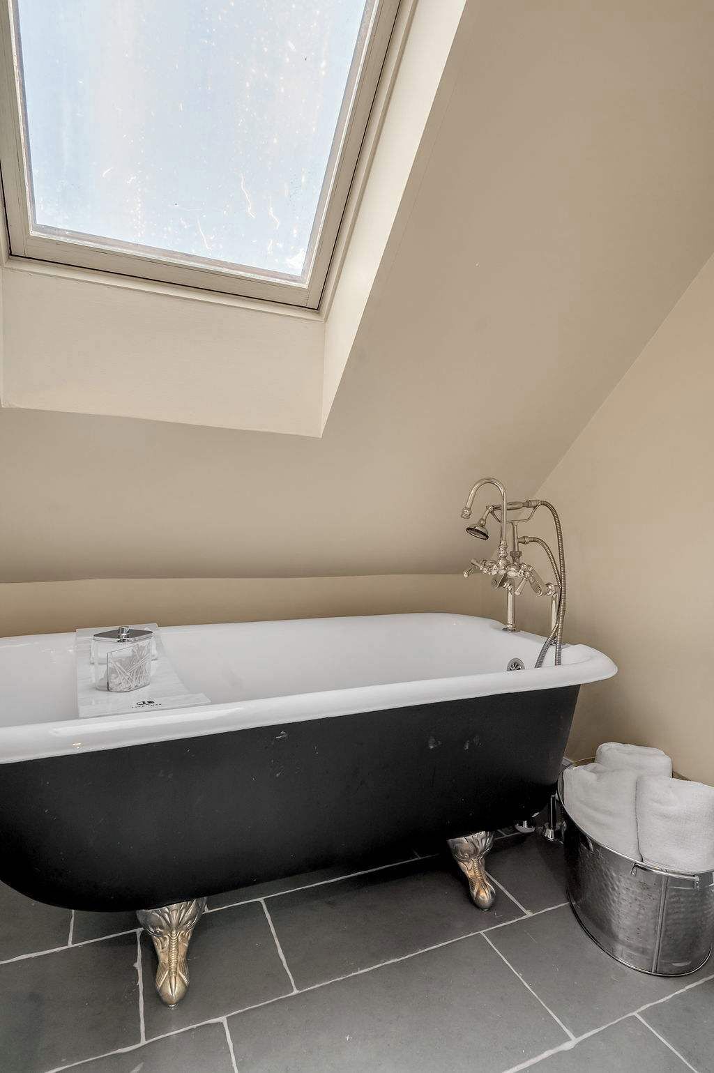 Shower, hair dryer, towels, shampoo
