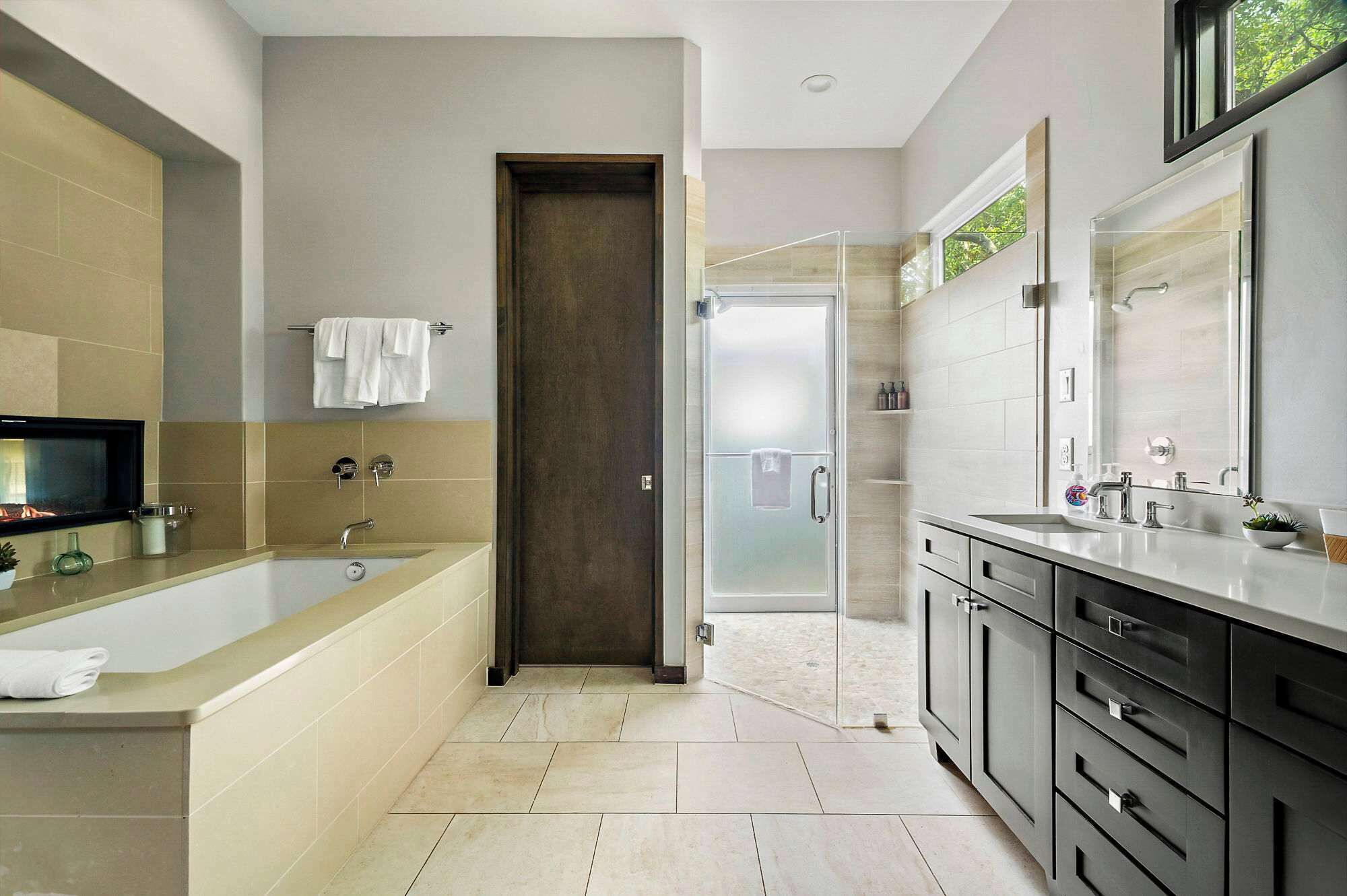 Shower, hair dryer, towels, shampoo