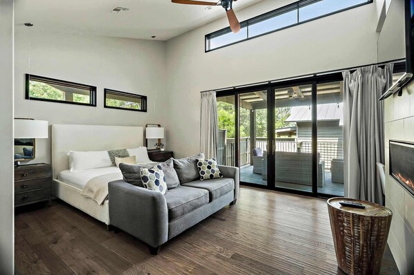 1 bedroom, desk, iron/ironing board, WiFi