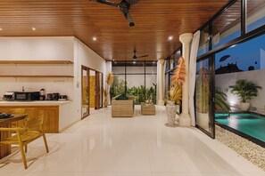 Classic Villa | Living room - Arizona Villa by Betterplace (Cemagi)