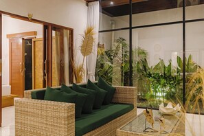 Classic Villa | Living room - Arizona Villa by Betterplace (Cemagi)