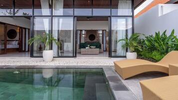 Outdoor pool, pool loungers