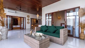 Classic Villa | Living area