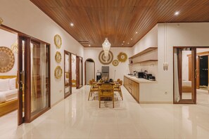 Villa | Esszimmer