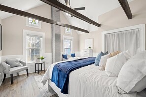 4 habitaciones, tabla de planchar con plancha, wifi y ropa de cama