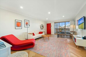 TV, offices - 3-Bed Apartment in Holiday Style Resort with Pool (Watson)