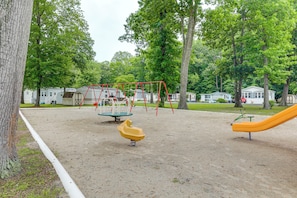 Children’s area - Family Fun! Getaway w/ Pool & Marina in Berlin (Berlin)