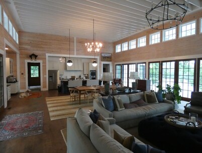 Retreat on 37-Acre Lake; Lodge + Home Sleeps 12; Hunt, Fish & Explore