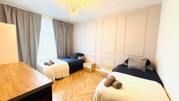 2 bedrooms, iron/ironing board, WiFi, bed sheets