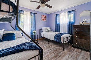 3 bedrooms, desk, iron/ironing board, travel cot