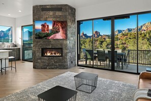 Smart TV, fireplace, video games, table tennis