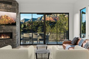 Smart-TV, Kamin, Videospiele, Tischtennisplatte