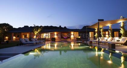 Villa Ă Capo Coda Cavallo avec 9 chambres Ă coucher, 17 couchages