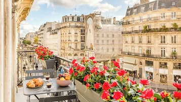 apartman, kilátással a városra | Erkély