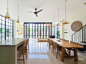 Vila, vista para a piscina | Cozinha privada