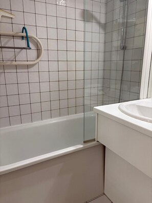 Hair dryer - St Cyprien Comfort by the Green Swimming Pool (Saint-Cyprien)