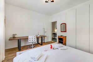 1 bedroom, laptop workspace, free WiFi, bed sheets - Elegant Apartment (Lugano)