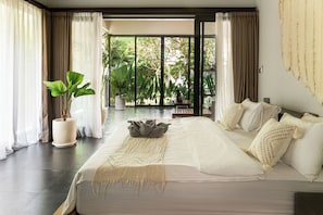 Deluxe Villa, 3 Bedrooms, Pool View | Iron/ironing board, free WiFi, bed sheets - Villa Savaya Canggu Batu Bolong (Canggu)