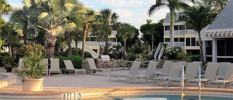 Een verwarmd zwembad