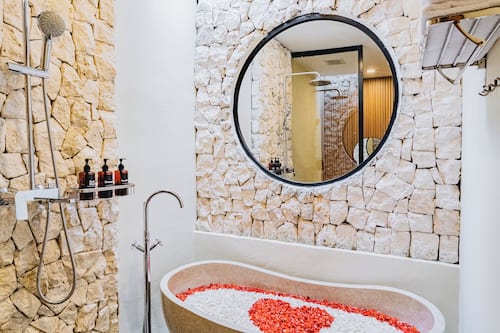 Villa exclusive | Salle de bain | Articles de toilette (gratuits), séchoir à cheveux, serviettes fournies