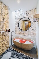 Exclusive Villa | Bathroom