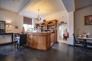 Bar (in der Unterkunft)