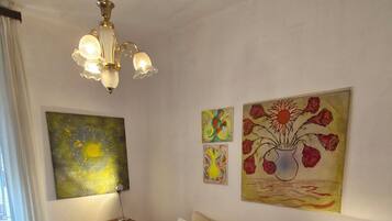 3 bedrooms, bed sheets