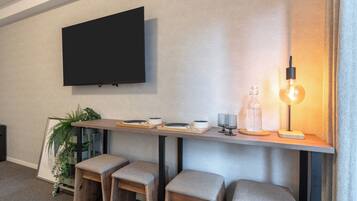 Superior Twin Room, Non Smoking (201) | Blackout drapes, iron/ironing board, free WiFi, bed sheets