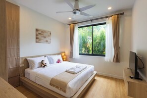 Free minibar, in-room safe, desk, laptop workspace - The Lush Pool Villas - Chaweng Noi (Koh Samui)