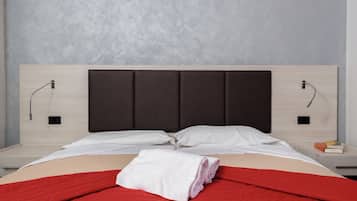 Deluxe Double or Twin Room, Balcony | In-room safe, desk, blackout curtains, soundproofing