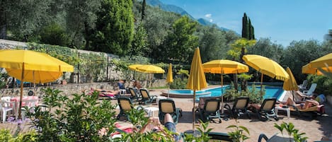 Piscina stagionale all'aperto