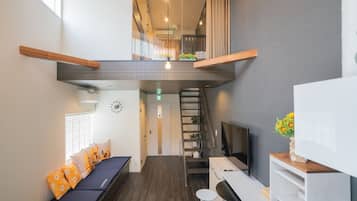 Comfort Duplex, Non Smoking, Balcony | Blackout drapes, free WiFi, bed sheets