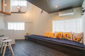 Comfort Duplex, Non Smoking, Balcony | Blackout drapes, free WiFi, bed sheets