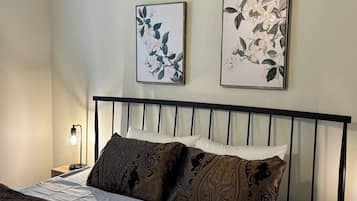 2 quartos, ferros/tábuas de passar roupa, Wi-Fi, roupa de cama