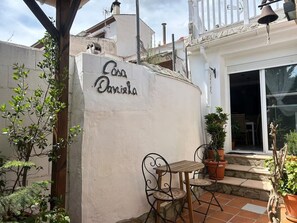 Outdoor dining - Daniela House (Riogordo)