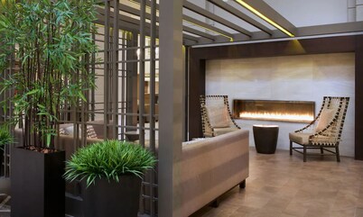 Explore Fairfax from a Comfortable Stay Near GMU and Fair Oaks Mall