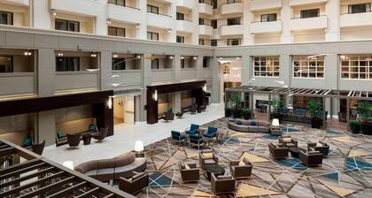 Explore Fairfax from a Comfortable Stay Near GMU and Fair Oaks Mall