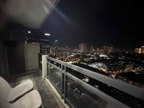 Condo, 1 Bedroom, Smoking, Balcony | Balcony - Flair Towers Condo Near MRT Bonifacio and Shaw Within Greenfields (Mandaluyong)
