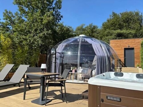 CollinéA La Bulle StelléA dormez sous les étoiles!