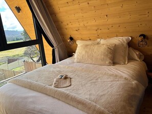 2 室のベッドルーム、WiFi、ベッドシーツ