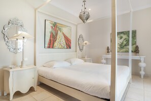 4 habitaciones, tabla de planchar con plancha y wifi gratis 