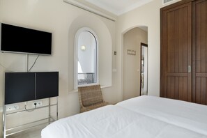 4 bedrooms, iron/ironing board, free WiFi, bed sheets - Luxury Villa Arcos Golf (Arcos de la Frontera)