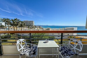 Outdoor dining - Studio in Playamar near Beach & Promenade (Torremolinos)