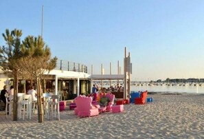 On the beach - L'Heure Bleue by Tranquil at Home (Pornichet)