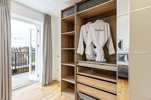 Apartment (Light & Luxury Chelsea Apartment: Pri) | 1 bedroom, free WiFi