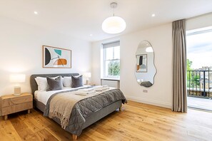 Apartment (Light & Luxury Chelsea Apartment: Pri) | 1 bedroom, free WiFi - Light & Luxury Chelsea Apartment: Private Balcony! (London)
