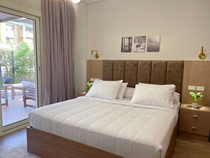 3 bedrooms, iron/ironing board, internet, bed sheets - Hotel Apartment in Sheikh Zayed – Zayed Suites A (First 6th of October)