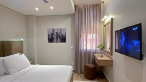 3 bedrooms, iron/ironing board, internet, bed sheets - Hotel Apartment in Sheikh Zayed – Zayed Suites A (First 6th of October)