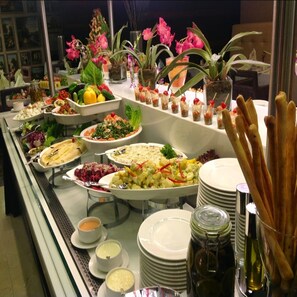 Petit déjeuner buffet compris tous les jours