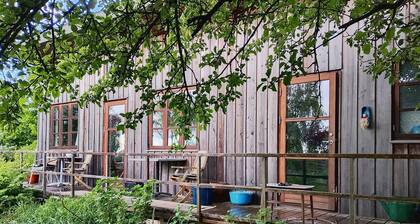 Peaceful cottage with view near fjord trails